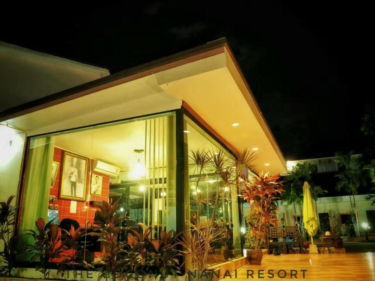 Coconut Resort Hotel Patong Esterno foto