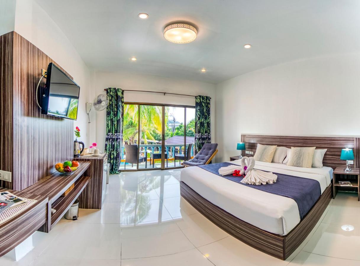 Coconut Resort Hotel Patong Esterno foto